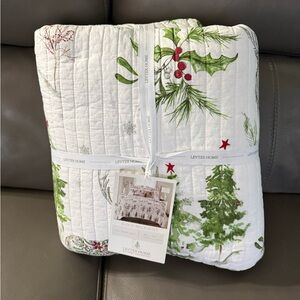 Levtex White & Green Holiday Quilted Throw - Pine & Holly Motif